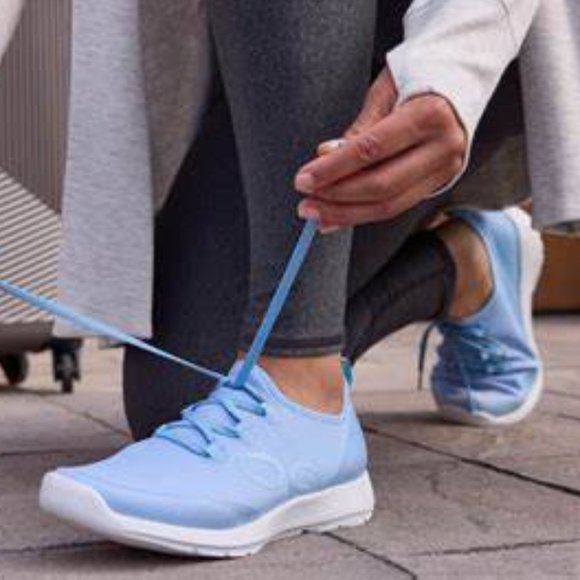 OOFOS Shoes - OOFOS $150 OOmg Sport LS Shoe Carolina Blue Sz 8 NIB!